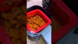 Roast Chicken in Air Fryer 🍗🙆‍♀️🤩😇| Shruti Singh | #chicken #airfryer #recipe #shorts