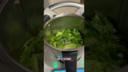 Thermomix Hack! Wash and chop your lettuce at the same time, handsfree! #thermomix #thermomixTM6