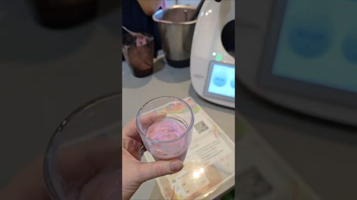 Thermomix Strawberry Milk Shake #tm6 #cookidoorecipe #tm7 #milkshake #thermomixrecipe #strawberry