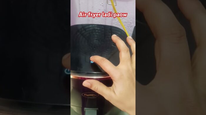air fryer me ladi paow banaya 🥰😋#youtube #shorts#recipe #original #content 🥰