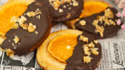 Galletas de almendra con mandarina y chocolate
