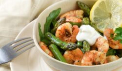 Sólo necesitas 3 ingredientes: la cena sana y rápida con la que vas a sorprender sin esforzarte