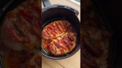 ¡Haz pechuguitas de pollo rellenas en la freidora de aire en minutos!