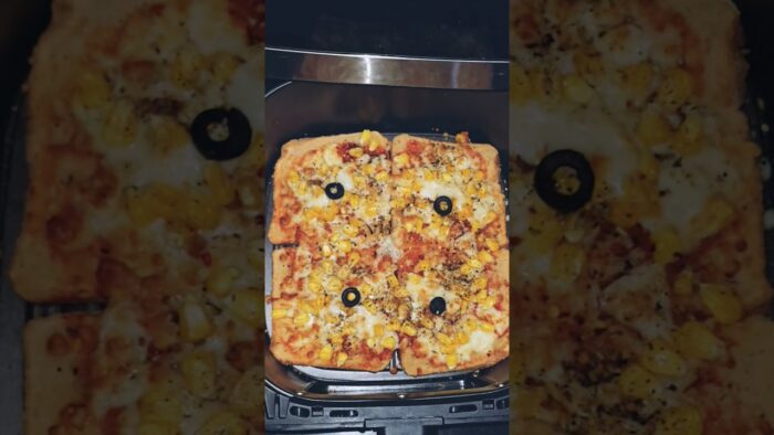 Air Fryer Bread Pizza – The Easiest Pizza You Can Make #pizza #breadpizza #reels #baking #cooking
