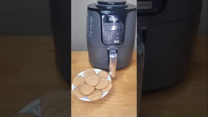 Air Fryer Peanut Butter Cookies! (Recipe in Description) #viral #baking #airfryer