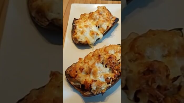 Berenjenas rellenas en freidora de aire.