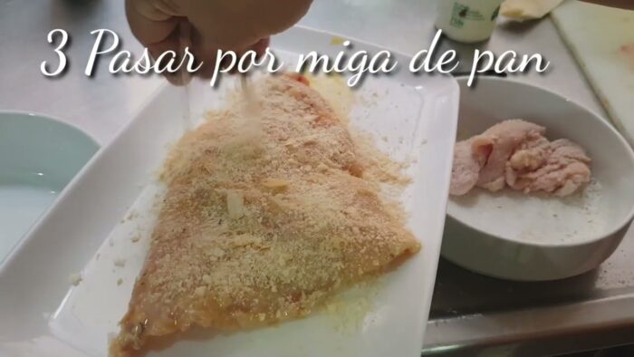Cómo hacer milanesa de pollo empanizada en la Freidora de aire  RECETA FÁCIL!!! aprende ya…
