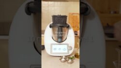 🍝 Explora nuevos sabores con esta receta de #pasta horneada y queso feta. #cookidoo #thermomix