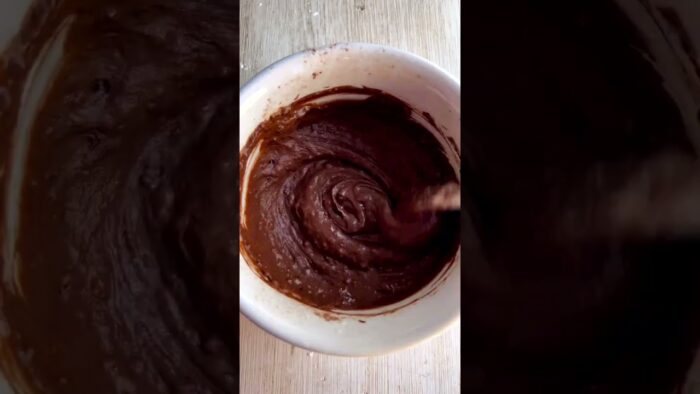 🍫 Irresistible Vegan Air Fryer Lava Cake | Quick & Gooey Dessert! 🍫