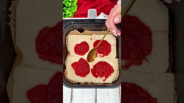 PIZZA TOAST IN FRIGGITRICE AD ARIA