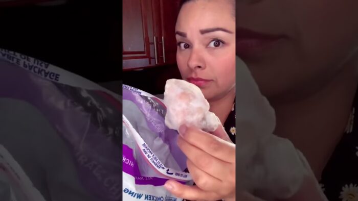 Pollo congelado de Walmart en la freidora de aire!