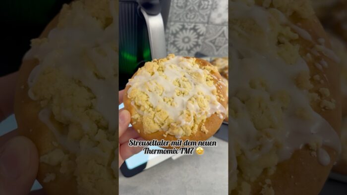 Streuseltaler mit dem neuen Thermomix TM7 🤩 #streuseltaler #thermomix #thermomixtm7 #ayazkitchen