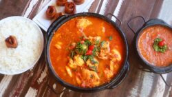Cazón en salsa de pimientos asados y tomate