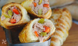 Conos de hojaldre rellenos de atún