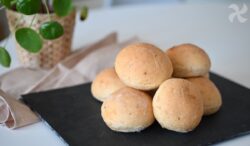 Panecillos de cerveza con chorizo