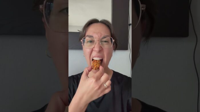 ¡Like para la #receta completa! #Nuggets #sanos, #jugosos y #crujientes en #airfryer🤯 #comeconme