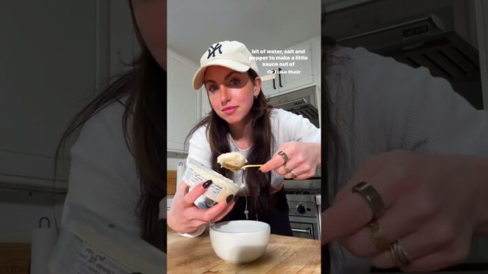 4 ingredient TJ’s meal – Cauliflower Gnocchi Balance Bowl 🥣 🔥Follow @lainiecooks