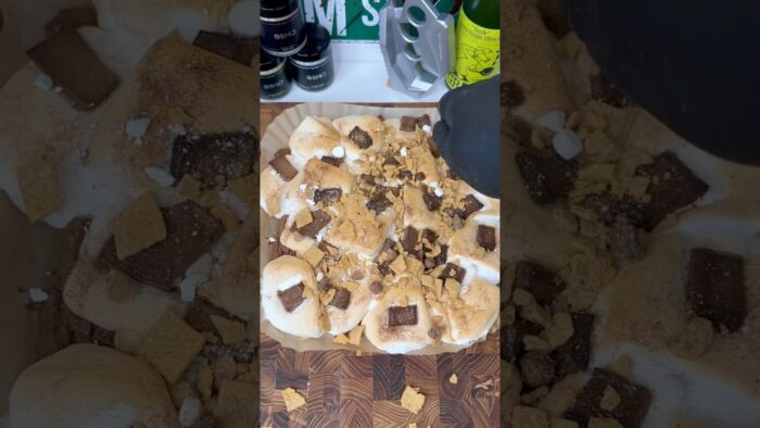 Air Fryer S’mores Dip! Super Easy! #foodhacks #recipe #chocolate #shorts #musttry