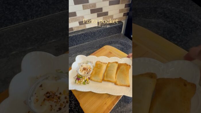 Crispy Pocket Pizza in 10 Minutes! 🍕🔥 #airfryerrecipes #shortsfeed #easyrecipes