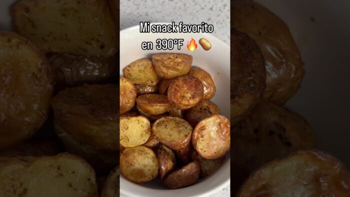 Crispy potatoes with a touch of oil 🫒✨18 min in the air fryer at 390°F 😌 #shorts #youtube