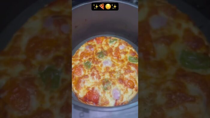 Ghar Par Pizza Kaise Banaye |🍕 Pizza Recipe | Easy Cheesy Pizza At Home #ytshorts #shorts #foodie