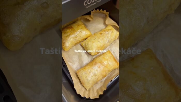 Jablečná taštička jako z mekáče. #recipe #fit #food #airfryer #tasticka #mekac #rlricepaper #apple