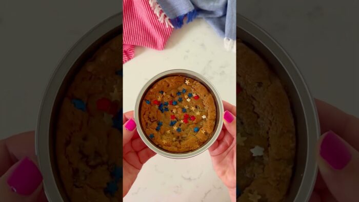 Mini 4th of July Cookie Cake – Easy Air Fryer Recipe