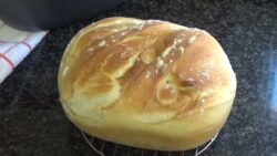 Pan de pueblo en el Ultrapro de Tupperware,amasado con Thermomix 🍞