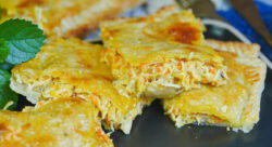 Empanada de hojaldre rellena de pollo