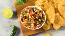 Ensalada de alubias: las 12 recetas más frescas, saludables y fáciles que puedes preparar