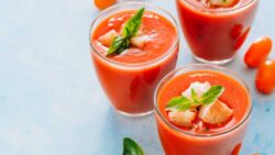 Los 3 errores que siempre cometemos y están arruinando tu gazpacho, según un chef experto