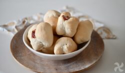 Panecillos blancos con jamón