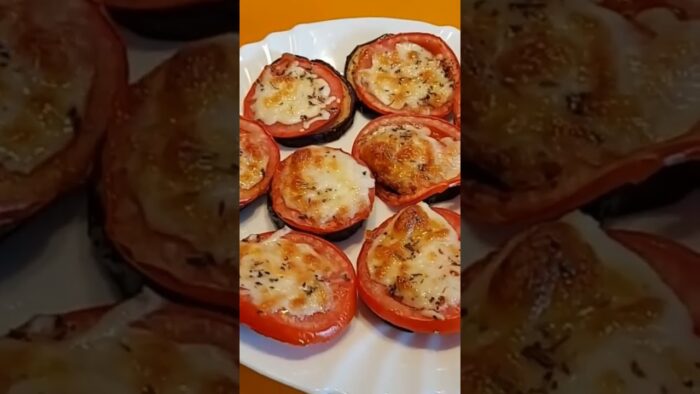 ¿Sabías que puedes hacer pizza sin masa usando berenjena?