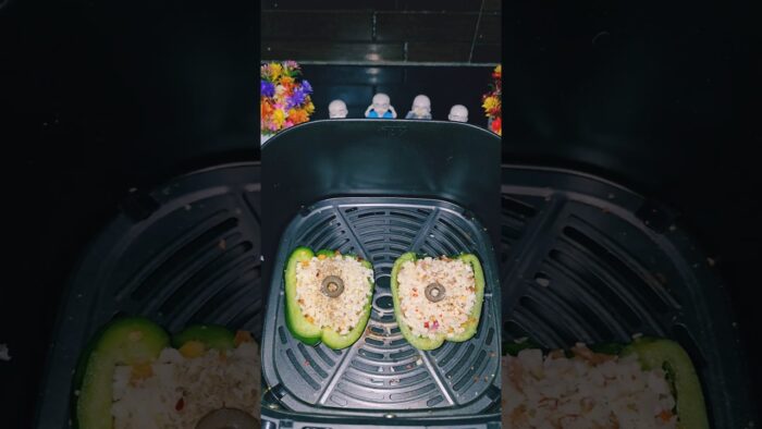 Air Fryer Pizza Capsicum – Easy Low Carb Recipe! #recipe #shorts #pizza #reels #food #cheesy