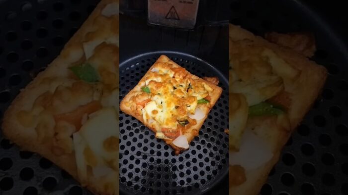 Airfryer Bread Pizza 🧀 Double Cheese Pull Magic|Quick Pizza Recipe|Double Chees  Airfryer  Pizza