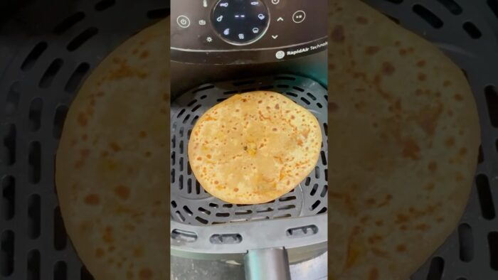 Aloo Paratha In Air Fryer #shorts #yt #trending#youtubeshorts#recipe #ytshorts#viral#airfryer#reels