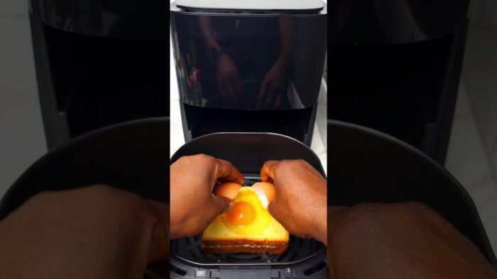 BEST Egg on Toast in Air Fryer #shorts #breakfast #egg #airfryer
