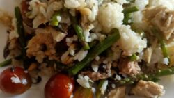 Ensalada de arroz con espárragos y atún, fácil y rico con Thermomix