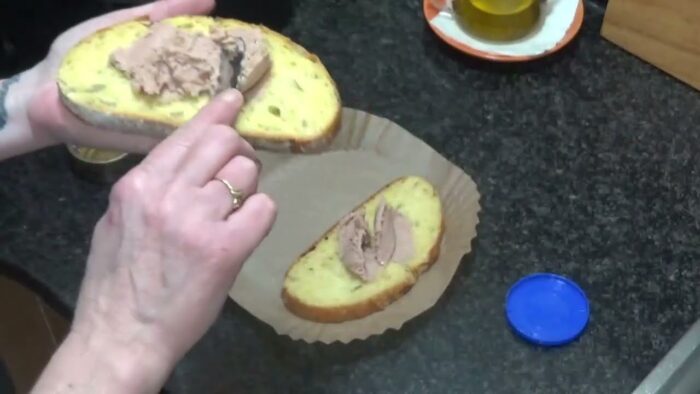 Paninis de paté de atún 🌷En freidora de aire 🍀 Cenas rápidas 🎄