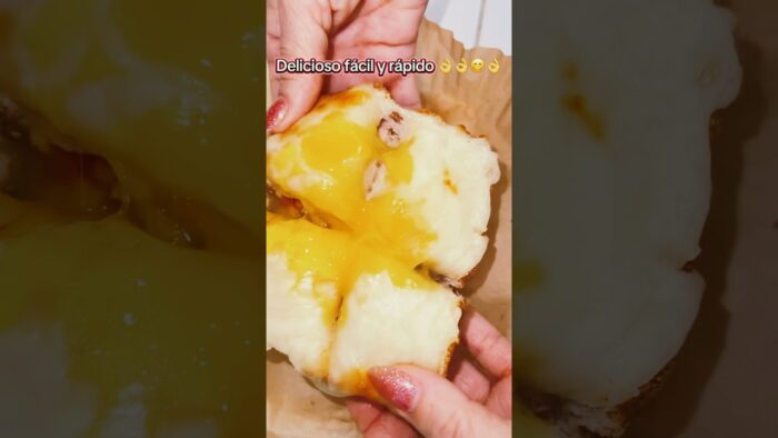 Sándwich Crujiente de Queso, Jamón y Huevo en Freidora ¡Listo en Minutos! 🍞🔥🧀🍳