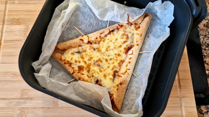 Try This Easy Air Fryer Pizza! So Amazing and Tasty!