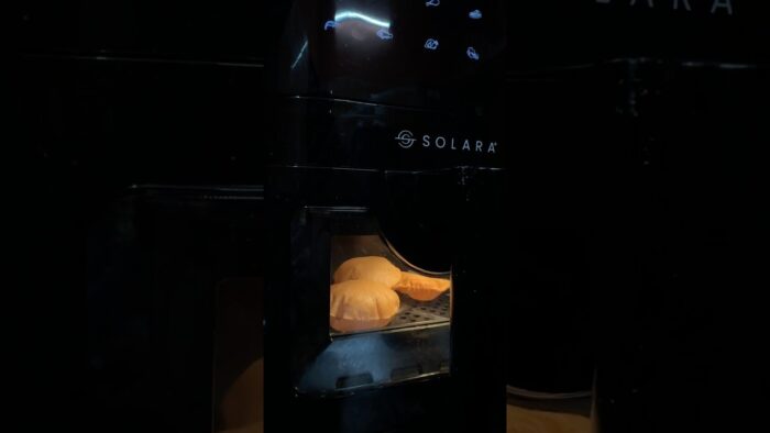 Zero oil mini poori in airfryer👌🏻🥳 #shorts #airfryer #recipe #ytshorts #viral