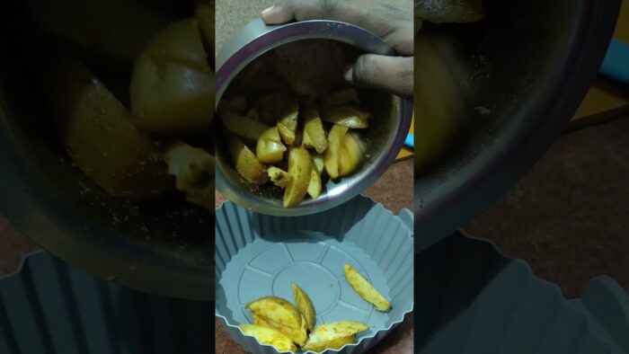 #airfryer #crispy #potatowedges#recipe #ytshorts @Sowmiyajothi_812