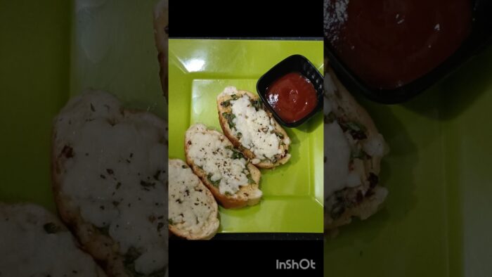 cheesy garlic bread recipe #tasty and easy #in airfryer#youtubshorts