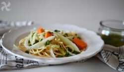 Espaguetis fríos con verduras