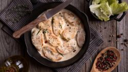 Éste es el motivo por el que recomiendan echar un poco de vinagre al pollo cuando lo cocines
