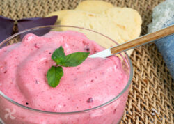 Mousse de Frutos Rojos en 5 minutos