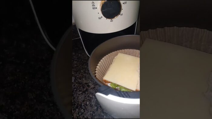 3-Minute Air Fryer Sandwich | Cheese Mayo Lettuce Recipe #shorts