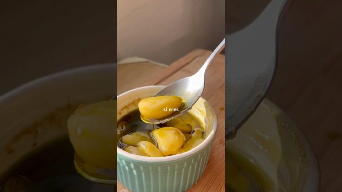 Ajo confitado: la receta fácil que no puede faltar si eres amante del ajo.