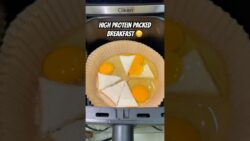 Cómo hacer *pizza* con pan y huevos 😜 #saludable #desayuno #airfryer #panhuevo #pizza #shorts
